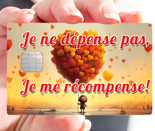 Charger l'image dans la galerie, Je ne dépense pas, je me récompense - Sticker pour carte bancaire, disponible en deux formats.