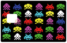 Load image into Gallery viewer, Space invaders - Sticker pour carte bancaire, disponible en deux formats.