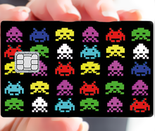 Load image into Gallery viewer, Space invaders - Sticker pour carte bancaire, disponible en deux formats.