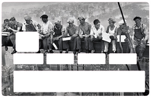 Load image into Gallery viewer, Lunch Atop a Skyscraper - the Rockfeller center - Sticker pour carte bancaire, disponible en deux formats.