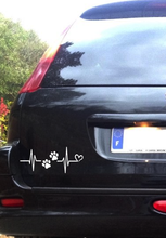 Load image into Gallery viewer, Mon coeur bat pour les animaux, disponible en 10 couleurs