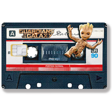 Load image into Gallery viewer, Tribute to bébé GROOT, édition limitée 100 ex - Sticker pour carte bancaire, disponible en deux formats.
